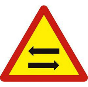 Biển báo 234 - Giao nhau với đường hai chiều